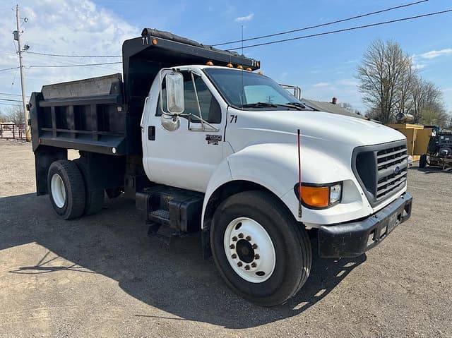 Image of Ford F-650 equipment image 2