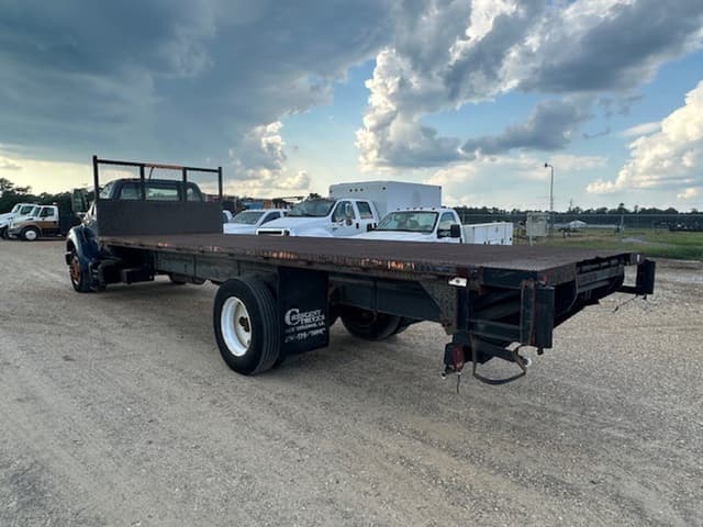 Image of Ford F-650 equipment image 3