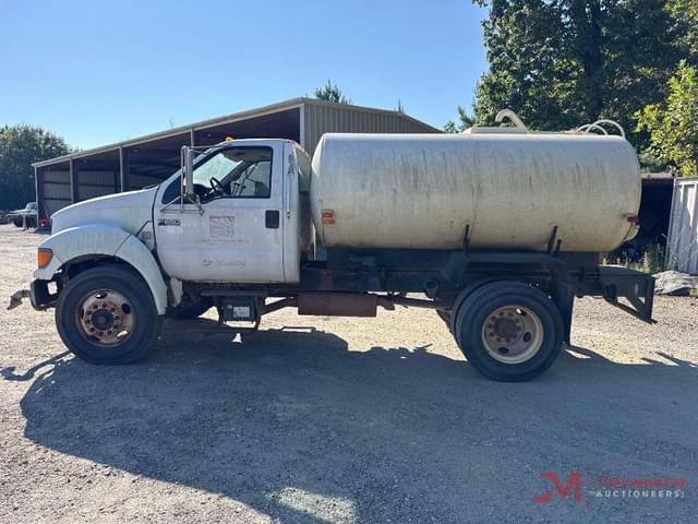 Image of Ford F-650 equipment image 4