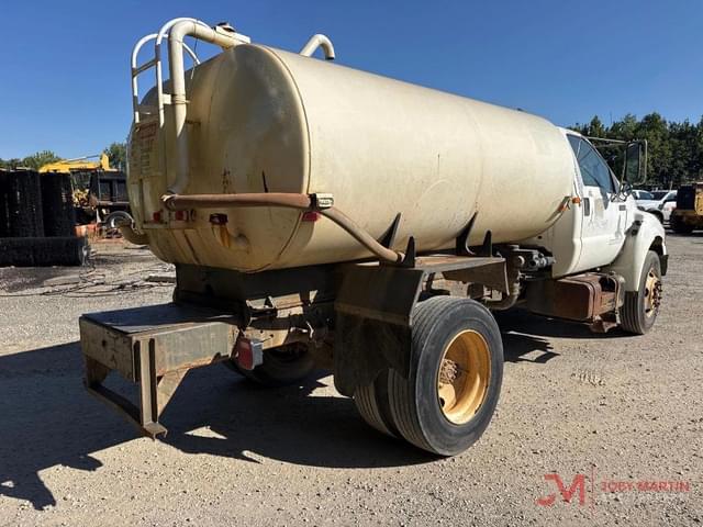 Image of Ford F-650 equipment image 2