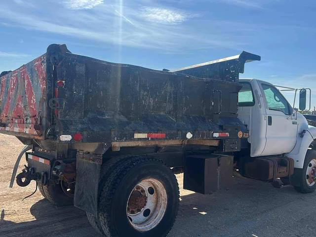 Image of Ford F-650 equipment image 3