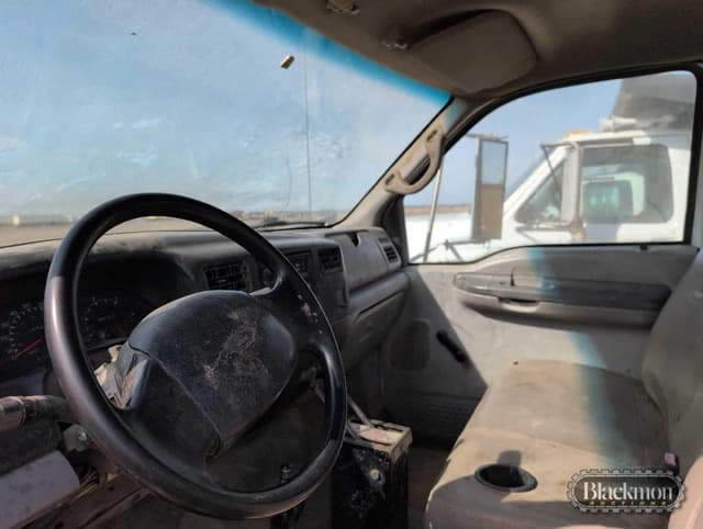 Image of Ford F-650 equipment image 4