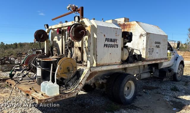 Image of Ford F-650 equipment image 4