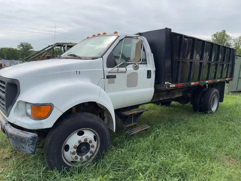 2000 Ford F-650 Equipment Image0