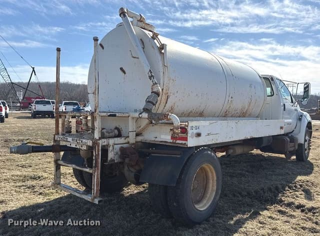 Image of Ford F-650 equipment image 4