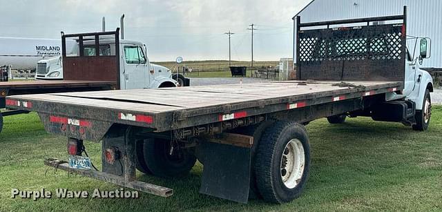 Image of Ford F-650 equipment image 4