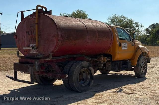 Image of Ford F-650 equipment image 4