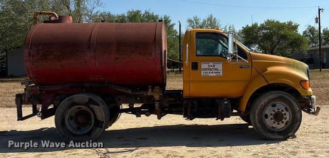 Image of Ford F-650 equipment image 3