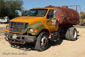 2000 Ford F-650 Image