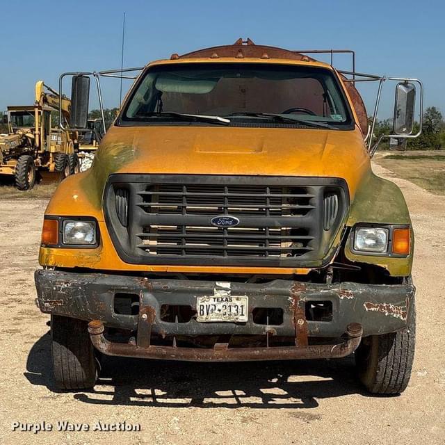 Image of Ford F-650 equipment image 1