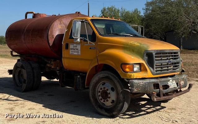 Image of Ford F-650 equipment image 2