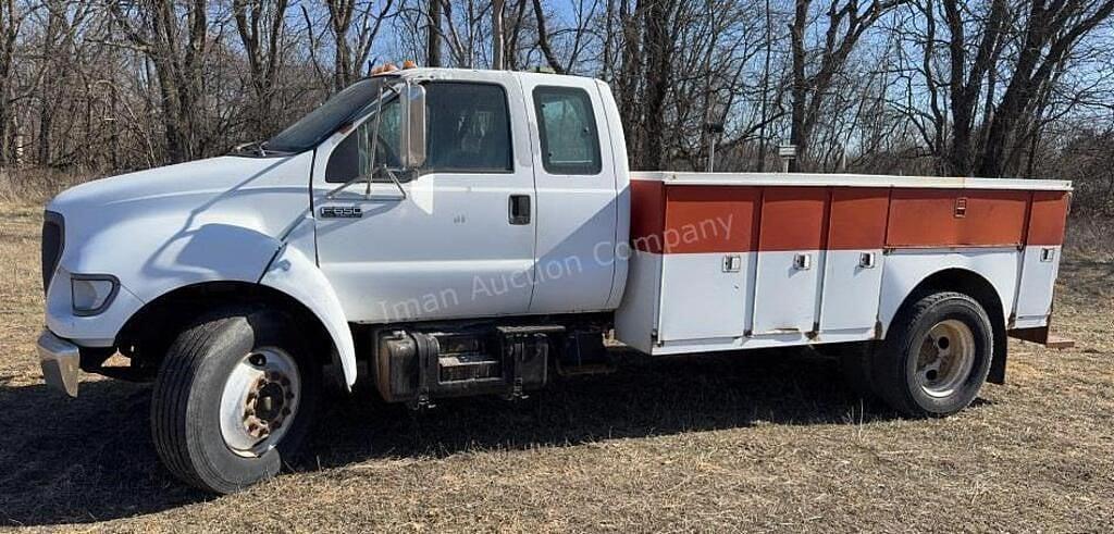 Image of Ford F-650 Primary image