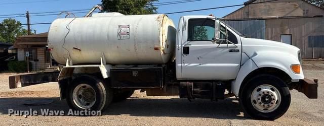 Image of Ford F650 equipment image 3
