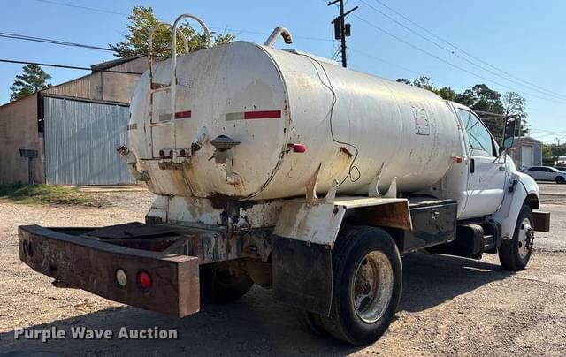 Image of Ford F650 equipment image 4