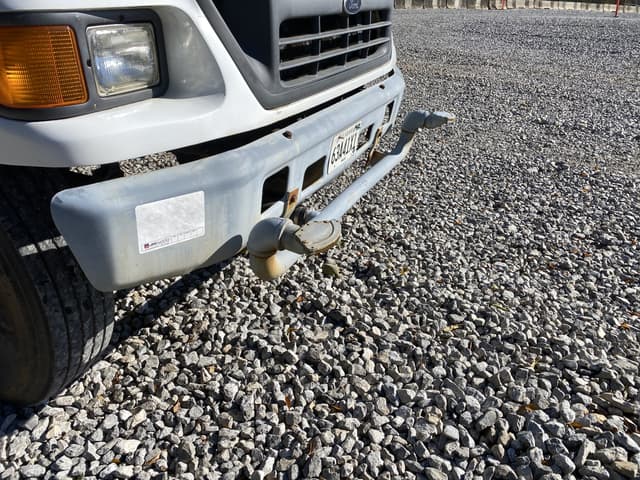 Image of Ford F-650 equipment image 4