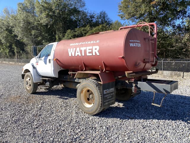 Image of Ford F-650 equipment image 1