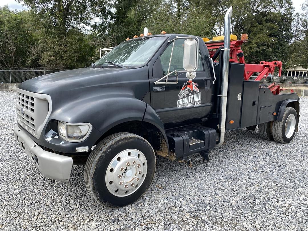 Image of Ford F-650 Primary image