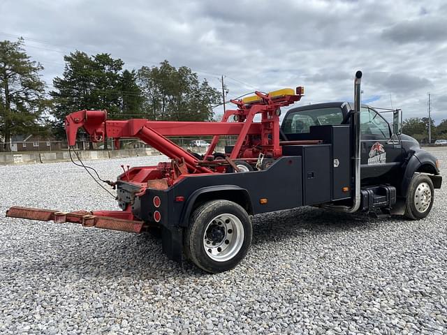 Image of Ford F-650 equipment image 2