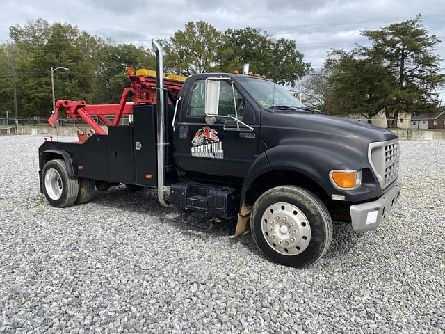 Image of Ford F-650 equipment image 3