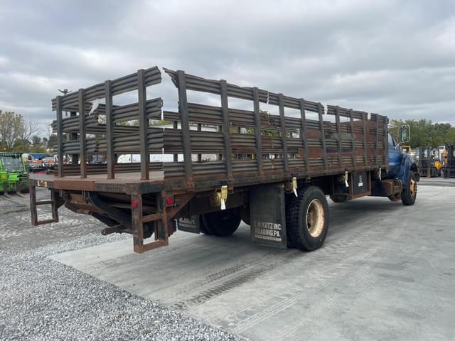 Image of Ford F-650 equipment image 2
