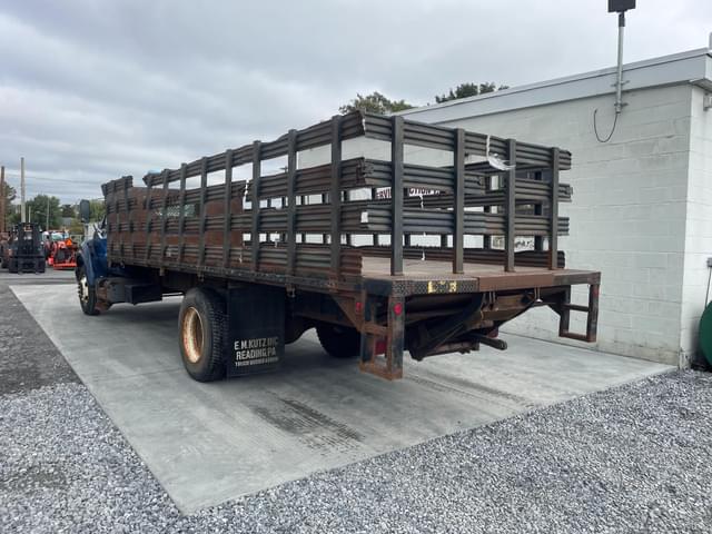 Image of Ford F-650 equipment image 3