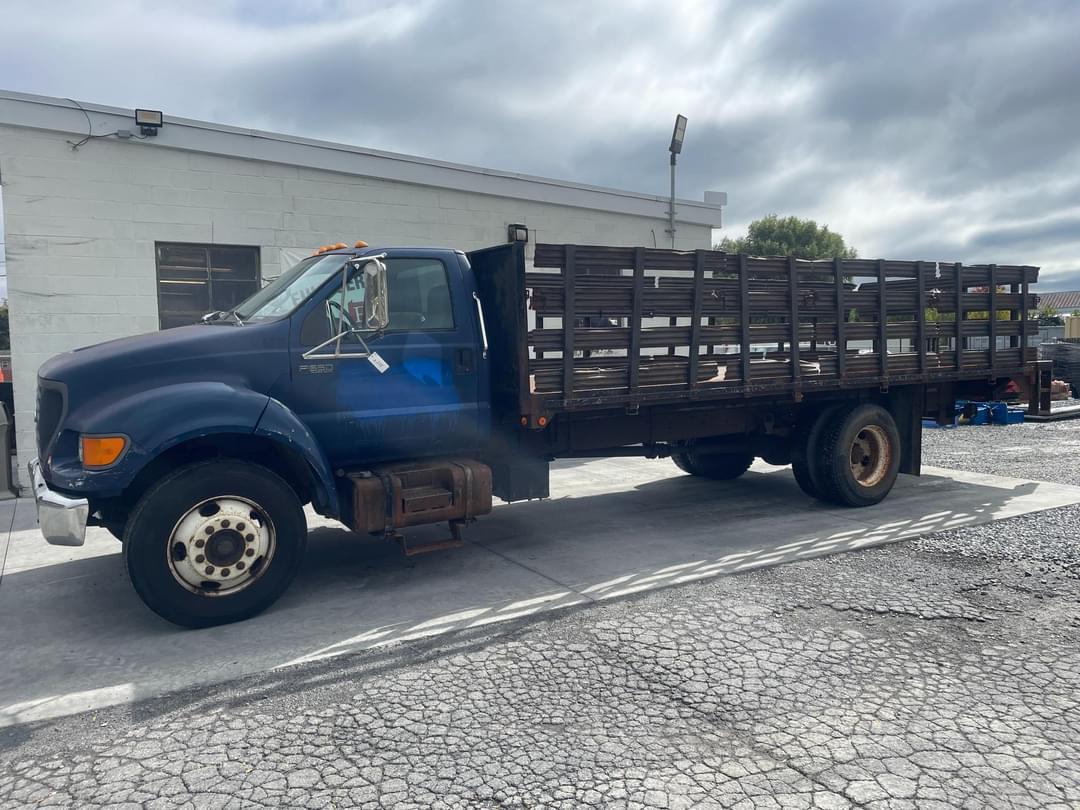 Image of Ford F-650 Primary image