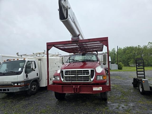 Image of Ford F-750 equipment image 1