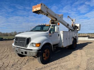 2000 Ford F-750 Image