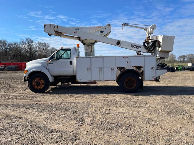 Image of Ford F-750 equipment image 1