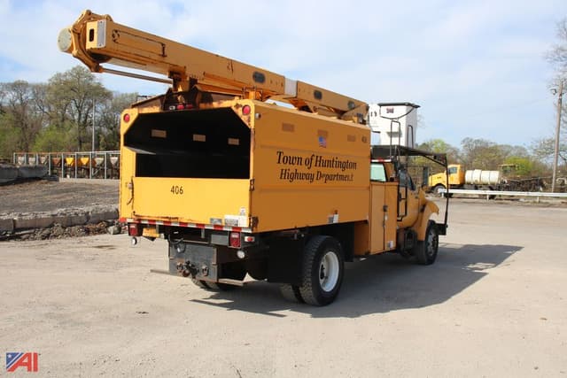 Image of Ford F-750 equipment image 4