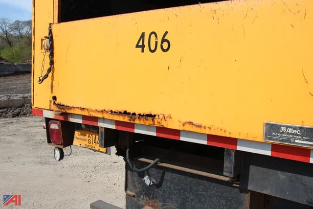 Image of Ford F-750 equipment image 2