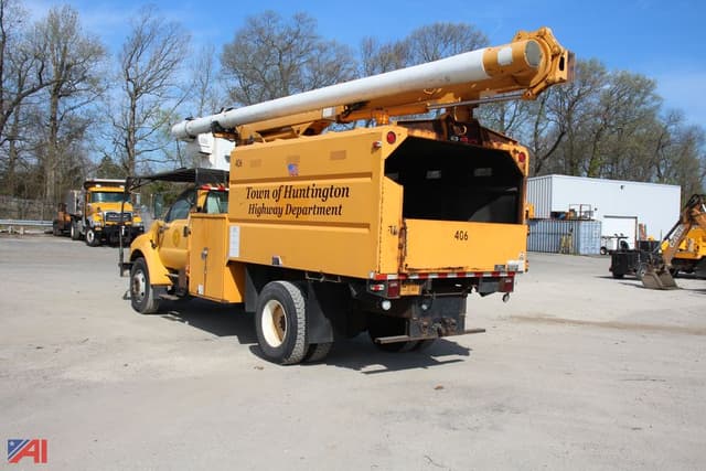 Image of Ford F-750 equipment image 1