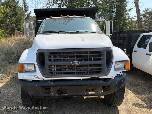Image of Ford F-750 equipment image 1