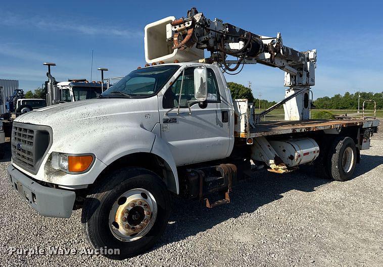 Image of Ford F-750 Primary image