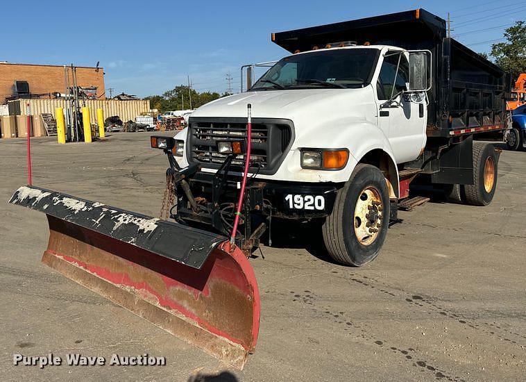 Image of Ford F-750 Primary image