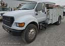 2000 Ford F-750 Image