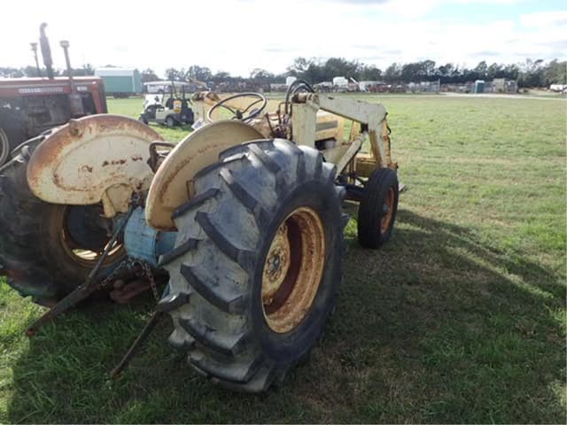 Image of Ford 2000 equipment image 3