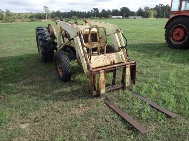 Image of Ford 2000 equipment image 1