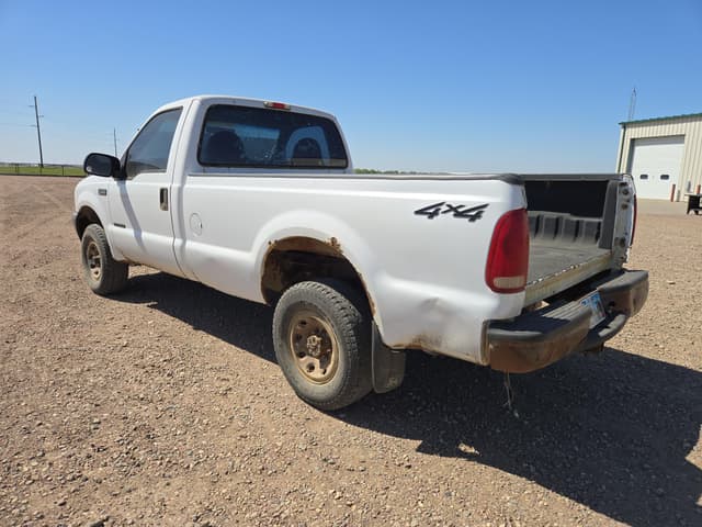 Image of Ford F-250 equipment image 3