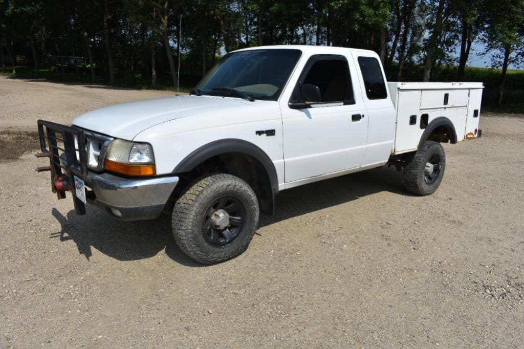 2000 Ford Ranger Equipment Image0