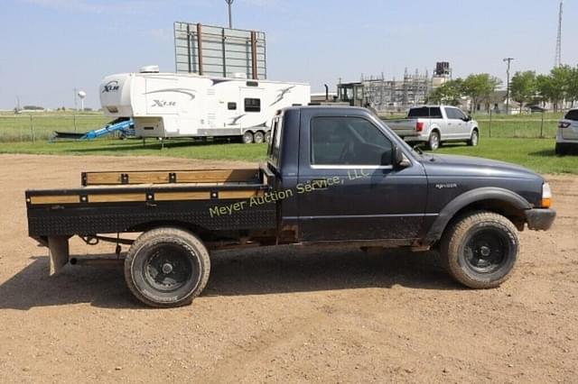 Image of Ford Ranger XLT equipment image 1