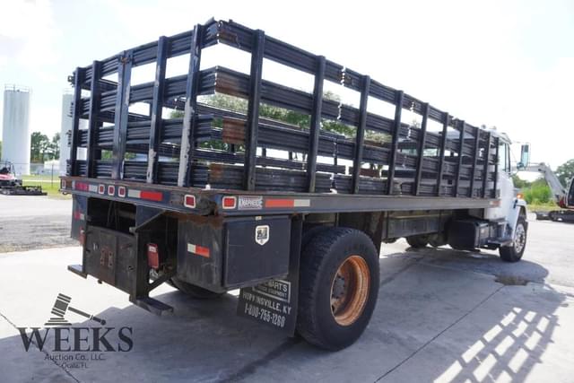 Image of Freightliner FL70 equipment image 1
