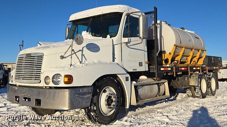 Image of Freightliner Century Class Primary image