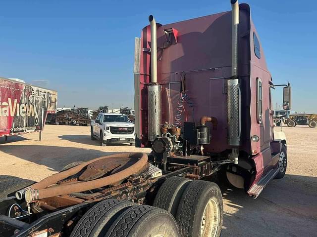 Image of Freightliner Century 120 equipment image 3