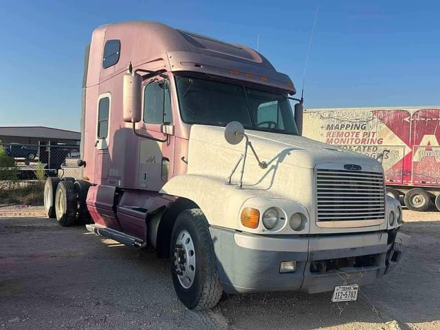Image of Freightliner Century 120 equipment image 2