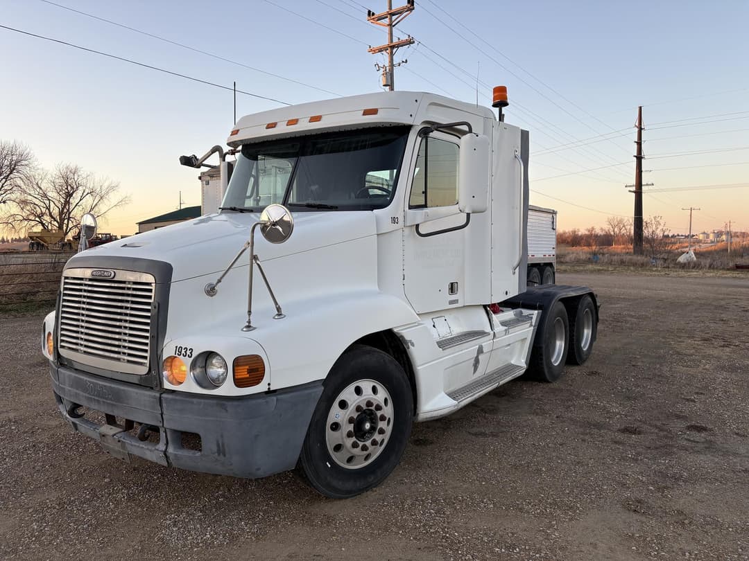 Image of Freightliner Century 120 Primary image