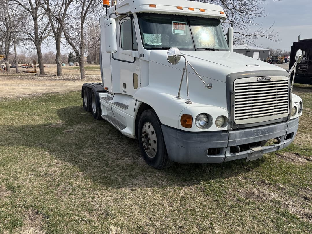 Image of Freightliner Century 120 Primary image