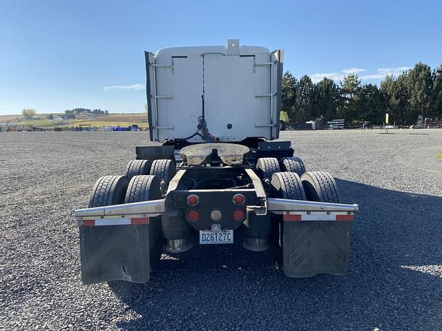 Image of Freightliner Century 120 equipment image 3