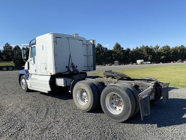 Image of Freightliner Century 120 equipment image 2