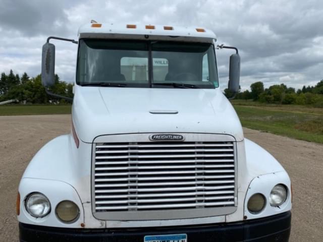 Image of Freightliner Century Class equipment image 3